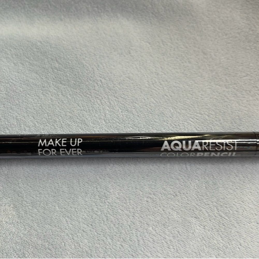 MAKE UP FOR EVER | AQUA RESIST
COLOR PRNCIL EYELINER | IRON